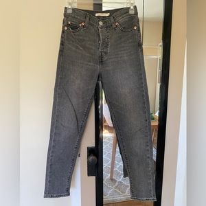 Levi’s - Grey Wedgie Skinny - 26